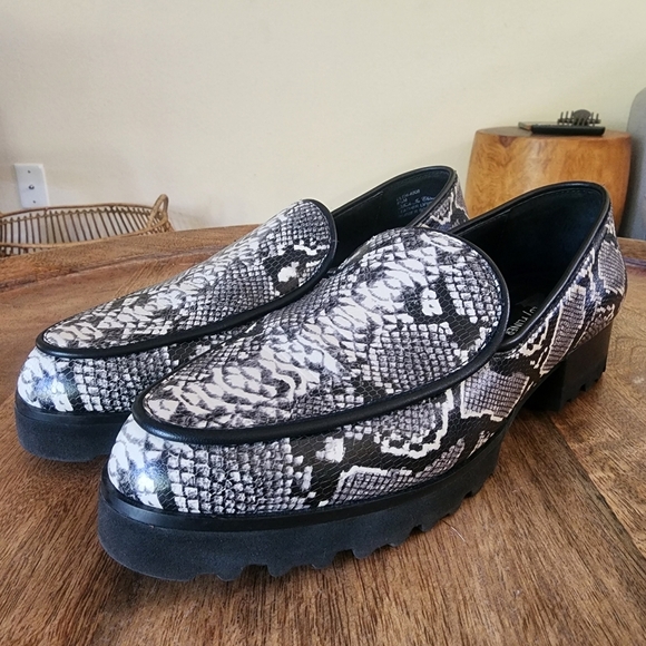 Donald Pliner Python Print Leather Slip-On Loafers Womens Size 8.5 - Picture 6 of 13